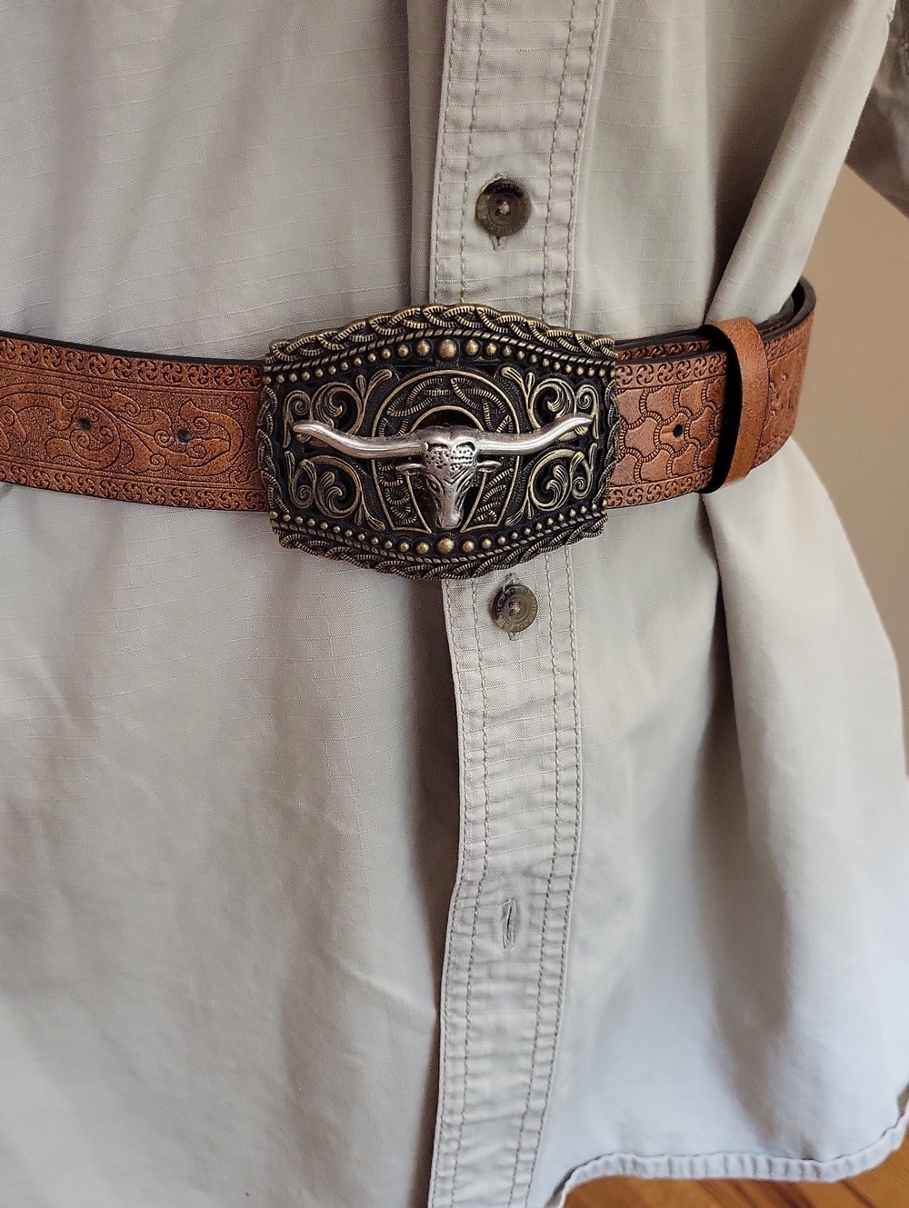 Tan Bonded Leather Belt with Ornate Silver-Tone Longhorn Buckle, Sz 34